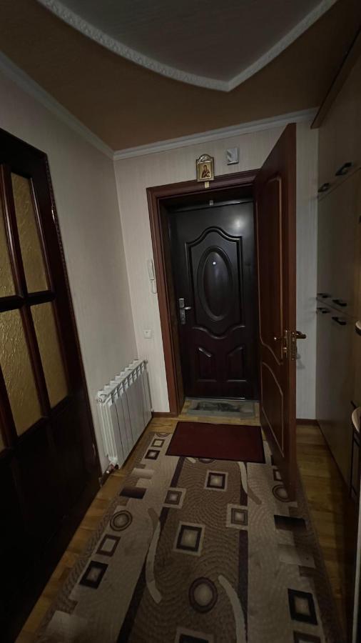 Просторі Та Комфортні Апартаменти «Д.І.М.» Кам'янець-Подільский Екстер'єр фото