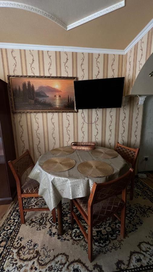 Просторі Та Комфортні Апартаменти «Д.І.М.» Кам'янець-Подільский Екстер'єр фото
